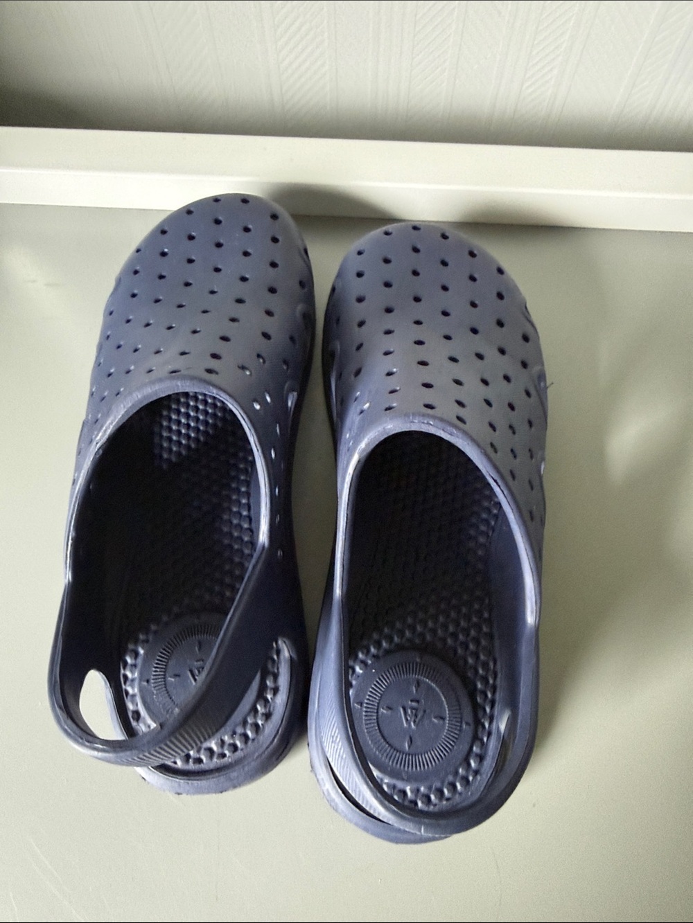 Everywear Navy Blue Slip-On Ventilated Clogs 11-12 Kids - Picture 2 of 4